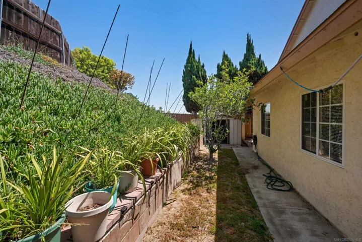 6920 Simi Place, San Diego, California 92139