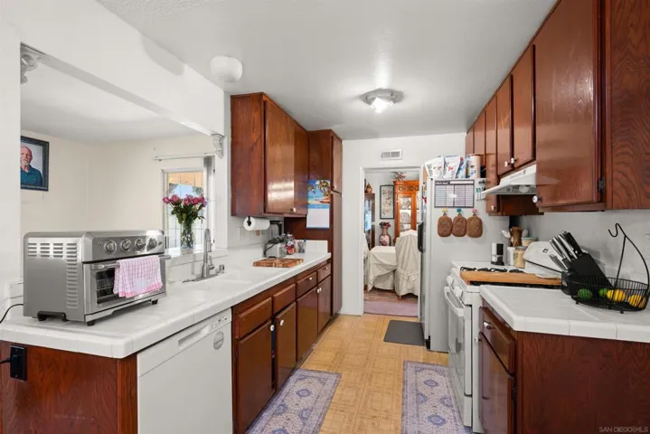 6920 Simi Place, San Diego, California 92139