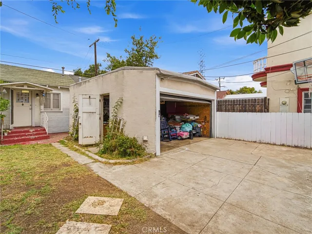 9231 Hunt Avenue, South Gate, California 90280