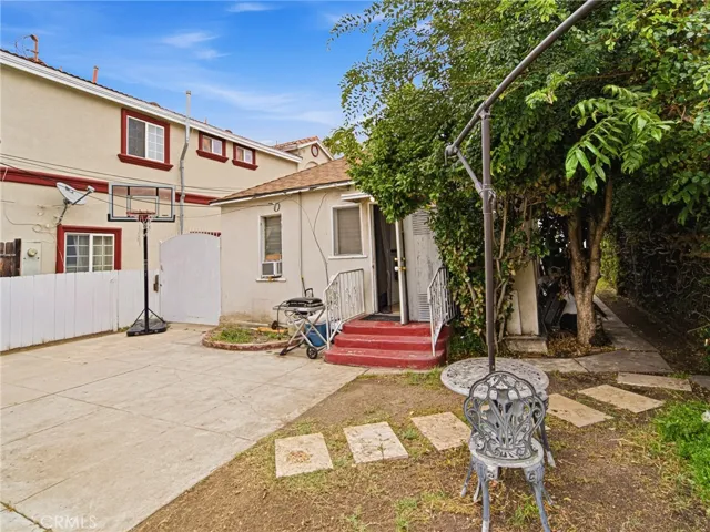 9231 Hunt Avenue, South Gate, California 90280