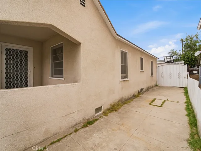 9231 Hunt Avenue, South Gate, California 90280