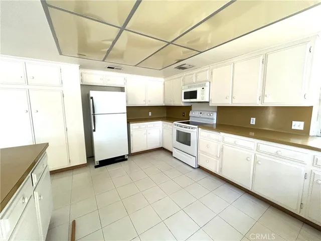 10470 Laramie Avenue, Chatsworth, California 91311