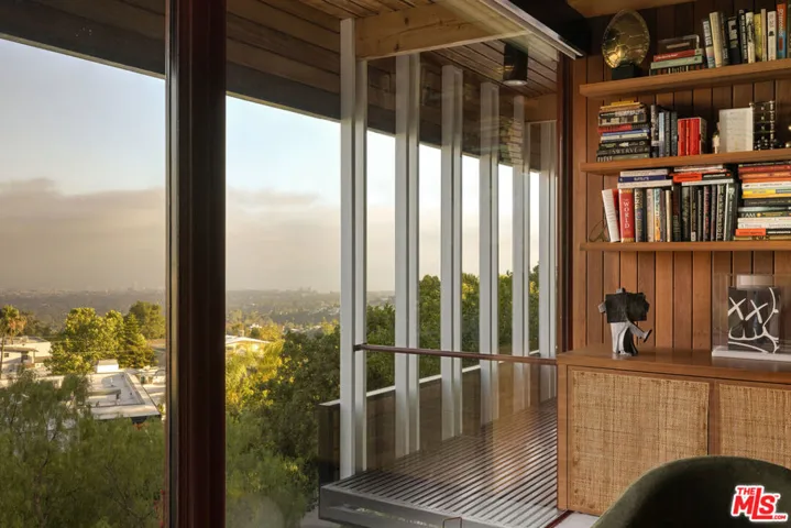 1515 N Tigertail Road, Los Angeles, California 90049