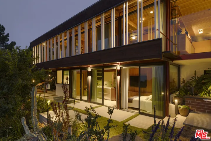 1515 N Tigertail Road, Los Angeles, California 90049