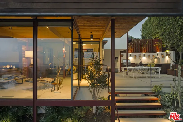 1515 N Tigertail Road, Los Angeles, California 90049