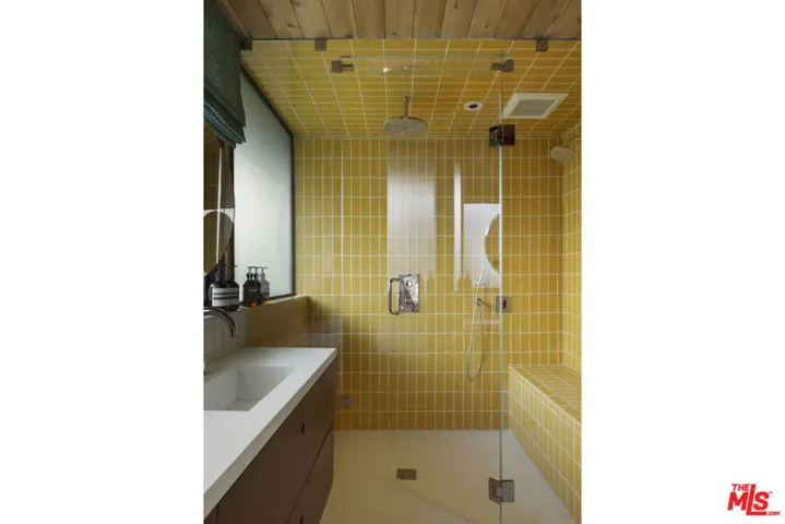1515 N Tigertail Road, Los Angeles, California 90049