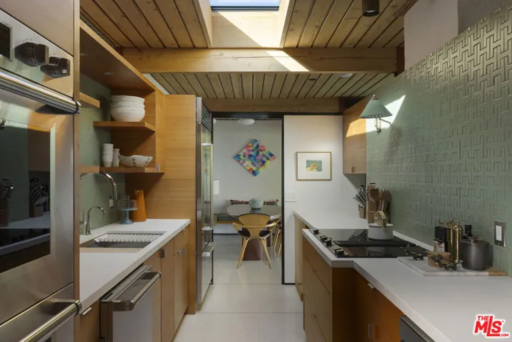 1515 N Tigertail Road, Los Angeles, California 90049