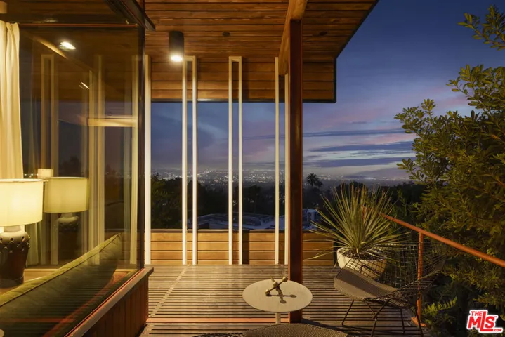 1515 N Tigertail Road, Los Angeles, California 90049