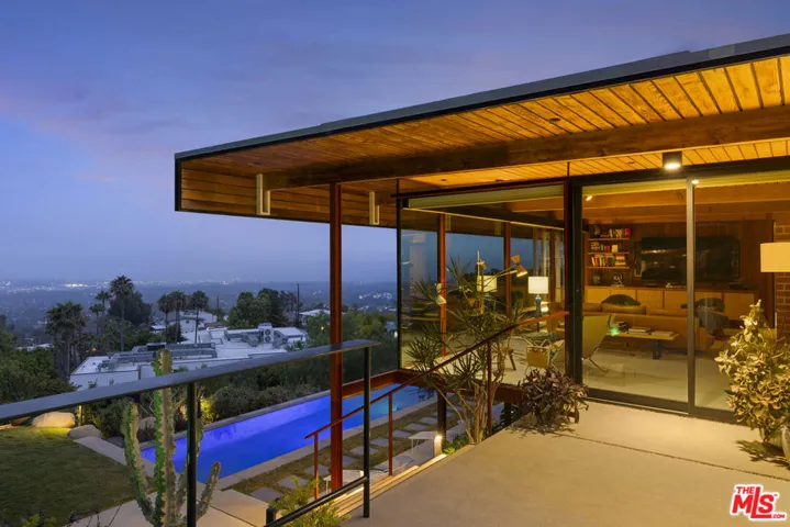 1515 N Tigertail Road, Los Angeles, California 90049