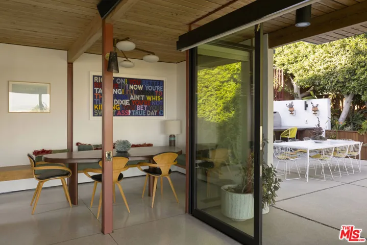 1515 N Tigertail Road, Los Angeles, California 90049