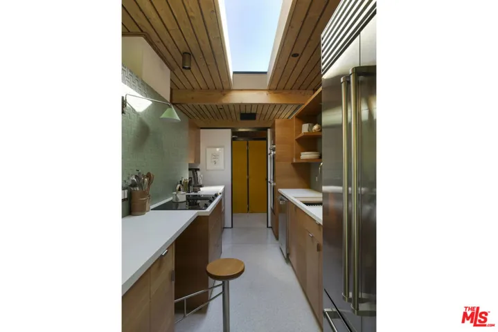 1515 N Tigertail Road, Los Angeles, California 90049