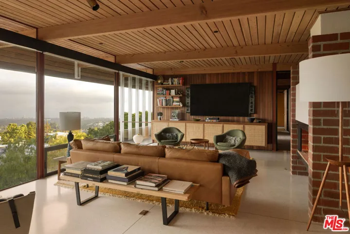 1515 N Tigertail Road, Los Angeles, California 90049
