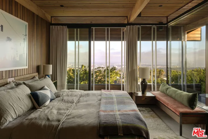1515 N Tigertail Road, Los Angeles, California 90049