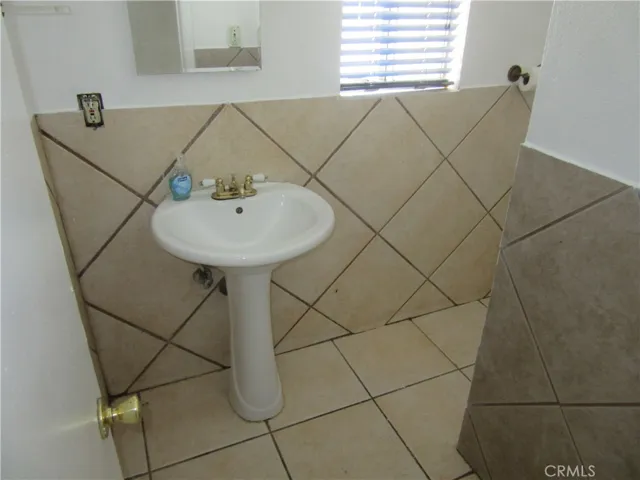 11540 5th, Hesperia, California 92345