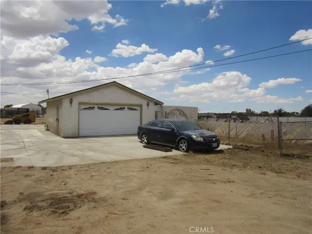 11540 5th, Hesperia, California 92345