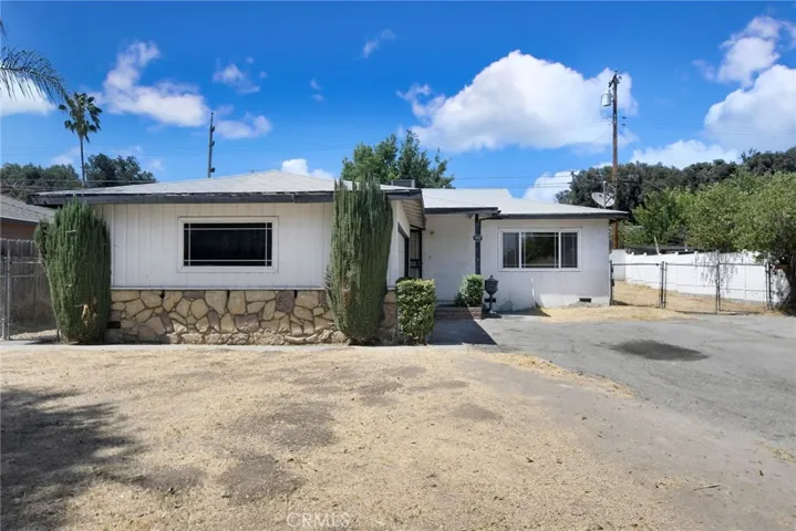 1552 W Evans, San Bernardino, California 92411
