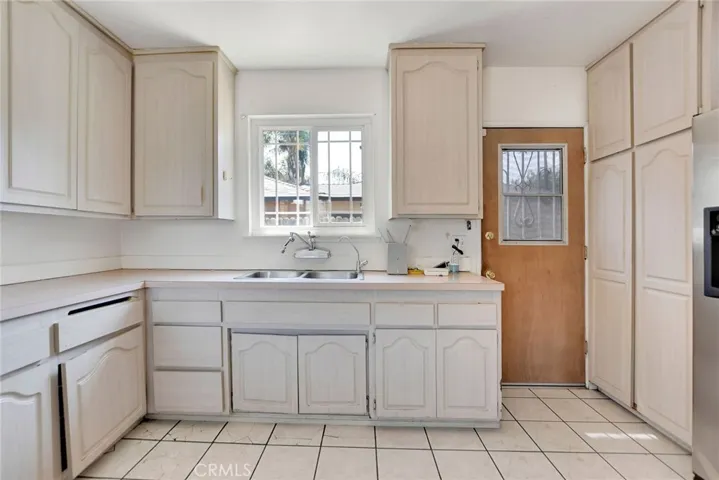 1552 W Evans, San Bernardino, California 92411
