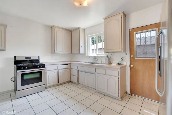 1552 W Evans, San Bernardino, California 92411