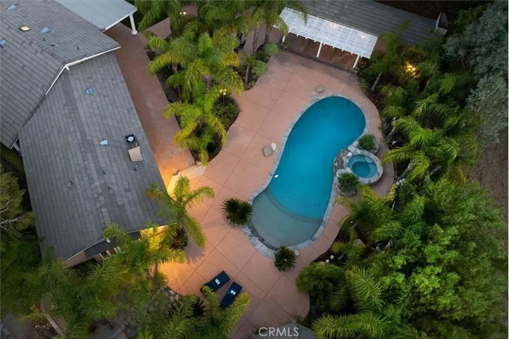 POOL & SPA TWILIGHT