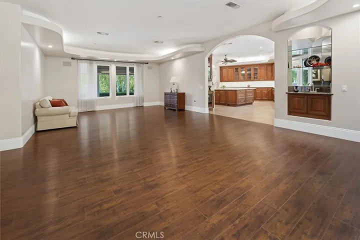 FAMILY ROOM TO KITCHEN