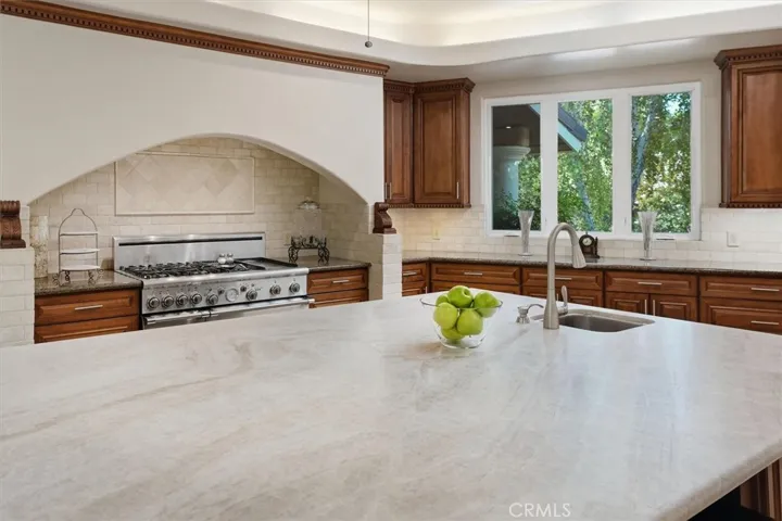 ISLAND VEGETABLE SINK, RANGE