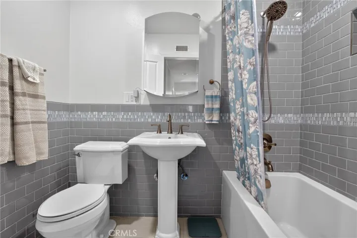13637 Marchant, Sylmar, California 91342