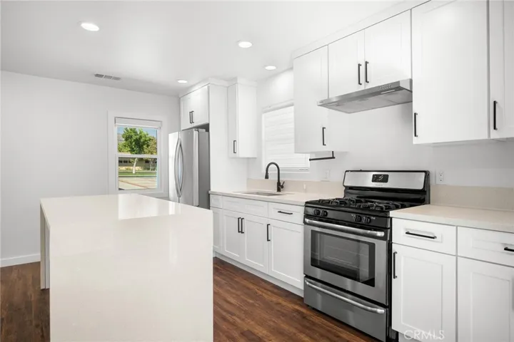 1928 8th, San Fernando, California 91340