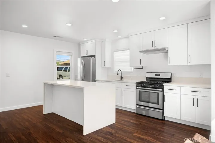 1928 8th, San Fernando, California 91340