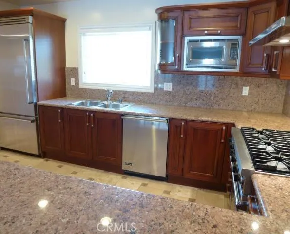1828 Glendon Avenue, Los Angeles, California 90025
