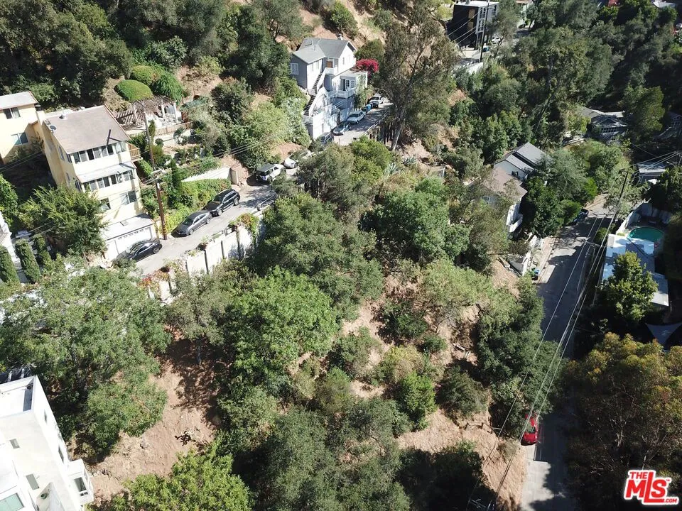 8229 W Gould Avenue, Los Angeles, California 90046 — photo 4