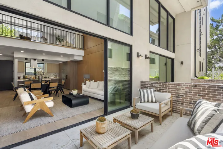 12304 Moorpark Street 101, Los Angeles, California 91604