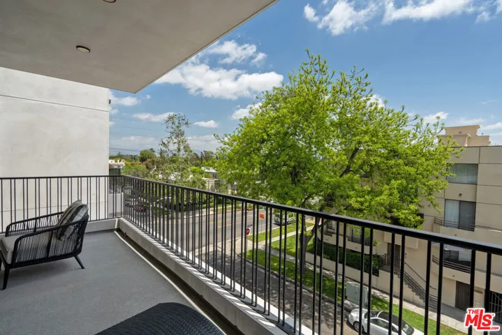 12304 Moorpark Street 101, Los Angeles, California 91604