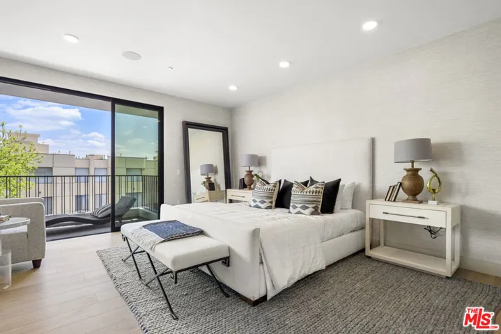 12304 Moorpark Street 101, Los Angeles, California 91604