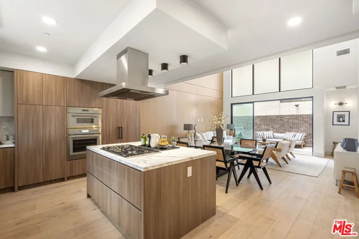 12304 Moorpark Street 101, Los Angeles, California 91604