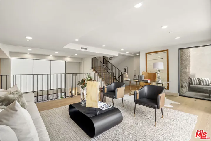 12304 Moorpark Street 101, Los Angeles, California 91604