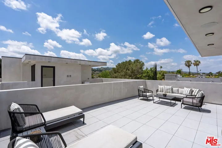 12304 Moorpark Street 101, Los Angeles, California 91604