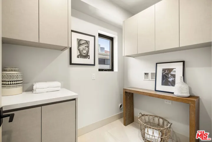 12304 Moorpark Street 101, Los Angeles, California 91604