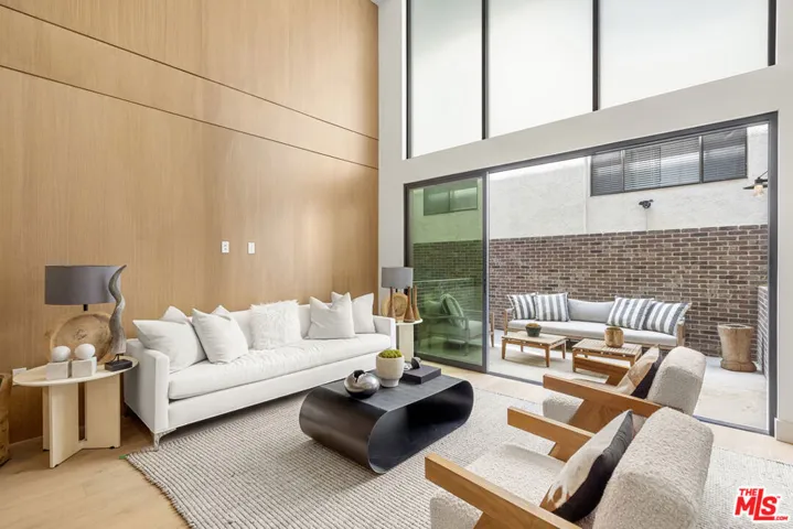 12304 Moorpark Street 101, Los Angeles, California 91604