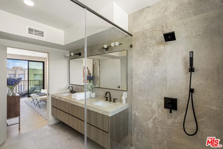 12304 Moorpark Street 101, Los Angeles, California 91604