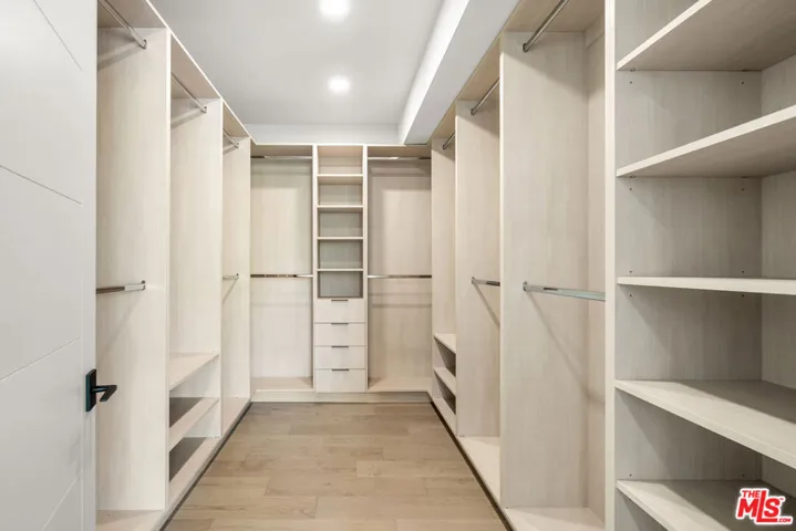 12304 Moorpark Street 101, Los Angeles, California 91604