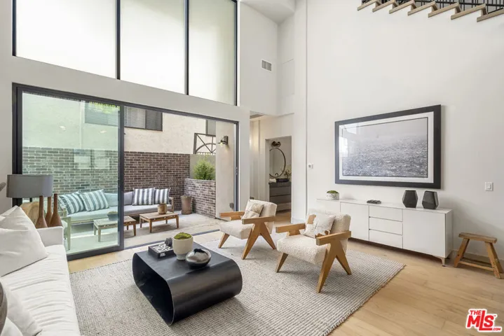 12304 Moorpark Street 101, Los Angeles, California 91604