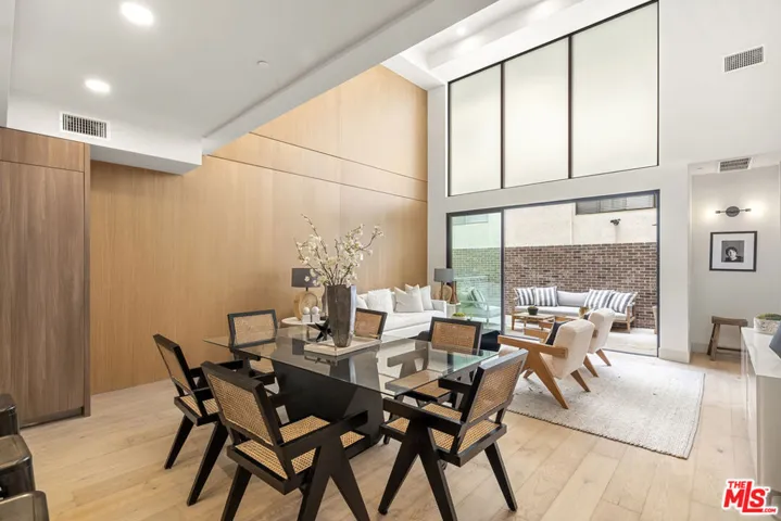 12304 Moorpark Street 101, Los Angeles, California 91604