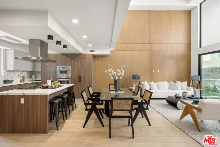 12304 Moorpark Street 101, Los Angeles, California 91604
