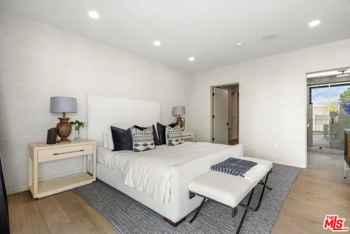 12304 Moorpark Street 101, Los Angeles, California 91604