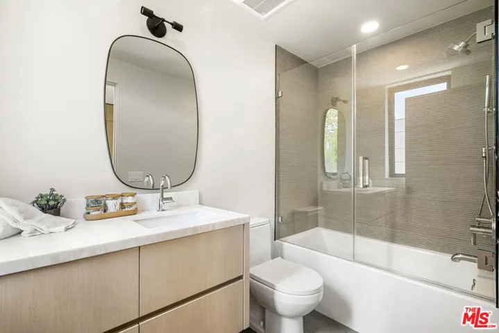 12304 Moorpark Street 101, Los Angeles, California 91604