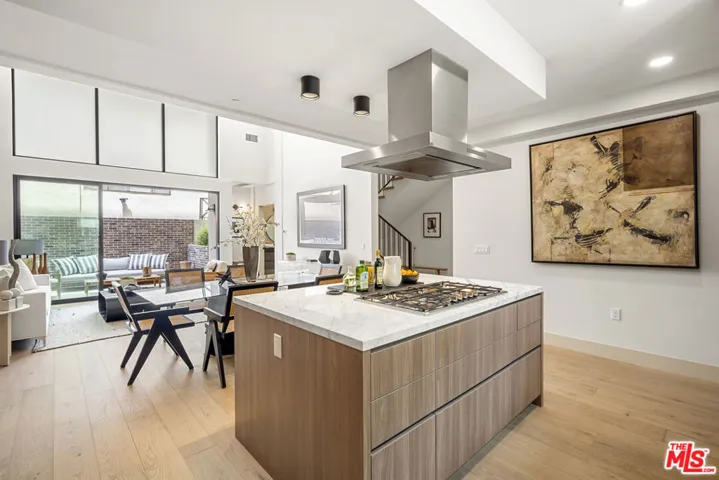 12304 Moorpark Street 101, Los Angeles, California 91604