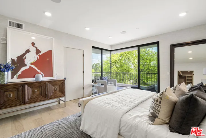 12304 Moorpark Street 101, Los Angeles, California 91604