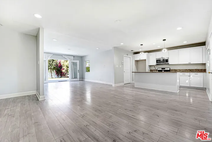 6659 Zelzah Avenue, Los Angeles, California 91335