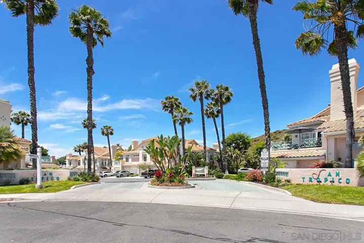 12627 Springbrook Dr. E, San Diego, California 92128