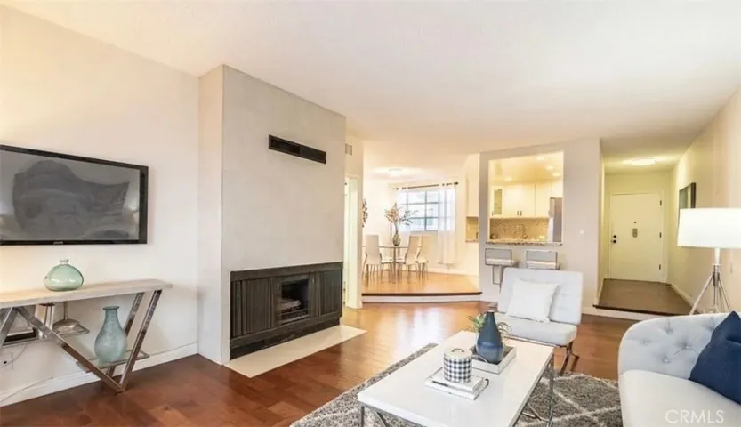 11820 Mayfield 317, Los Angeles, California 90049